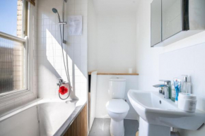 Bright Spacious Double Bedroom London